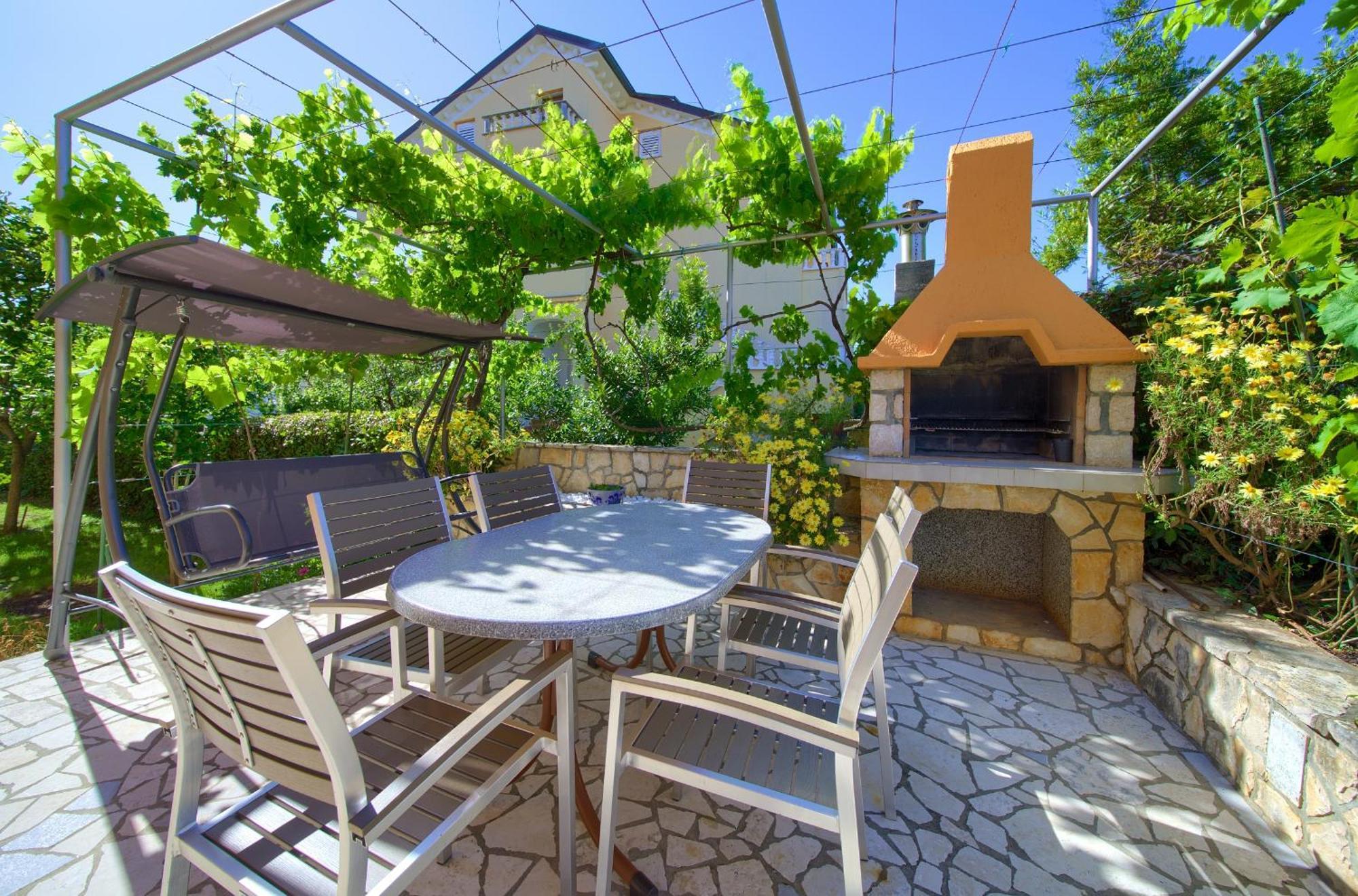 Apartment Bazina - Airconditioning, Parking, 500M From The Beach Кърк Екстериор снимка